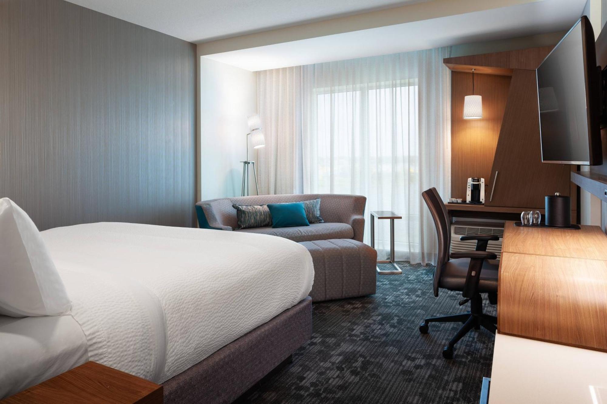 Готель Courtyard By Marriott Вінтер-Гавен Екстер'єр фото