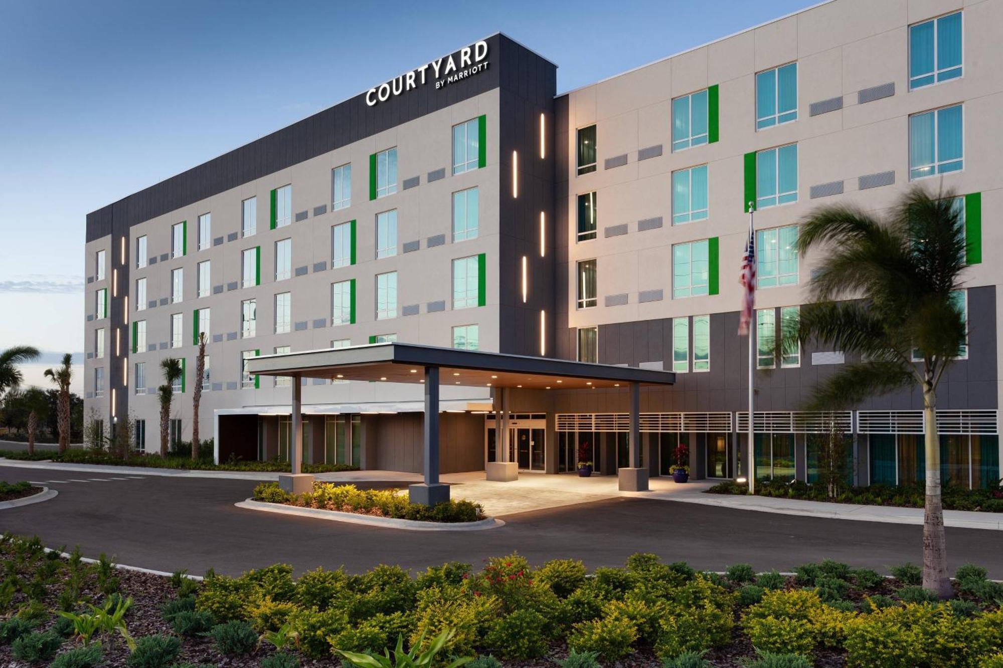 Готель Courtyard By Marriott Вінтер-Гавен Екстер'єр фото