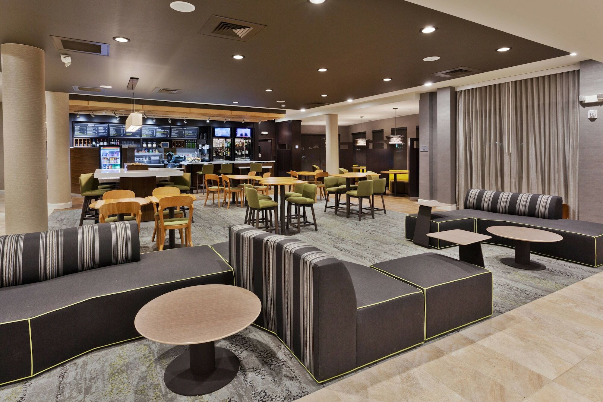 Готель Courtyard By Marriott Вінтер-Гавен Екстер'єр фото